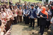 Bromo Jadi Tujuan Wisatawan Mancanegara, Khofifah Cetak SDM Siap Kerja Lewat SMKN Sukapura - JPNN.com