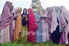 Gaya Muslimah Gresik, Syariah dan Tetap Cantik - JPNN.com