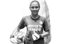 Berkenalan dengan Dian, Pesepak Bola Cantik Asal Jatim - JPNN.com