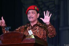 Menteri Luhut : Lansia Jangan Keluar Rumah Sebulan Ini, Apalagi yang Belum Vaksin dan Ada Komorbid - JPNN.com Bali