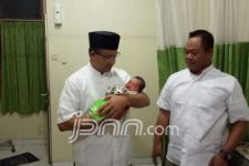 Ketika Anies Menggendong Anak Bernama Aniessandi - JPNN.com