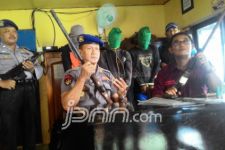 Dikejar Petugas, Perampok Nyemplung ke Tambak - JPNN.com