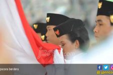 HUT RI ke-72, Tanjung Lesung Gelar Upacara Bendera di Bawah Laut - JPNN.com