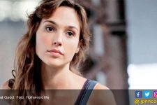 Gal Gadot Ungkap Krisis Kesehatan Selama Kehamilan Anak Keempat - JPNN.com