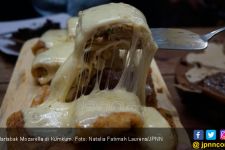 Sensasi Mozarella Melelehkan Hati di Martabak Kumkum - JPNN.com