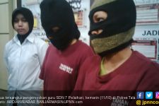 Lengan Guru Dicengkeram Ortu Siswa, Berdarah - JPNN.com