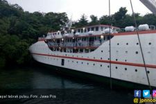 Kapal Berisi 111 Penumpang Tabrak Pulau - JPNN.com