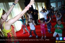 Tawa Canda di Sela Zumba - JPNN.com