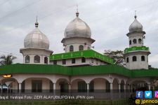 Hendak Salat Subuh di Masjid, Ustaz Zaini Diserang 3 Orang - JPNN.com