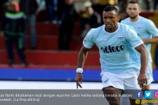 Nani Ngamuk di Pesawat, Suporter Lazio Kena Jotos - JPNN.com