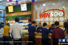 Bergaya dengan Kacamata, Ada Harga Grosiran di Winsee - JPNN.com