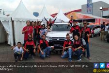 MitoSI Cicipi Langsung Mitsubishi Outlander PHEV di IIMS - JPNN.com