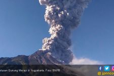 Gunung Merapi Meletus, Masyarakat Diminta Tenang - JPNN.com