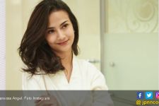Jalani Sidang Perdana, Vanessa Angel: Maaf ya Nak - JPNN.com