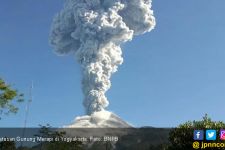 Gunung Merapi Meletus Setinggi 6000 Meter - JPNN.com