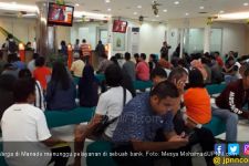 Tukar Uang Baru, Warga Manado Serbu Bank - JPNN.com