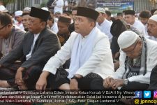 Danlantamal V Melaksanakan Salat Ied di Mako Lantamal V - JPNN.com