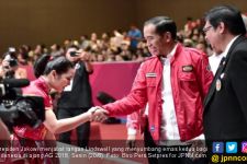 Detik - Detik Jokowi Menjabat Erat Tangan Lindswell - JPNN.com