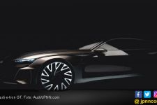 Audi e-tron GT Ingin Kalahkan Tesla Dalam Hal Cas Baterai - JPNN.com