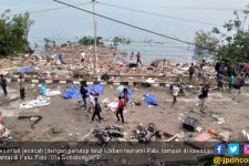 Jenazah Korban Tsunami Berserakan di Pantai Talise Palu - JPNN.com