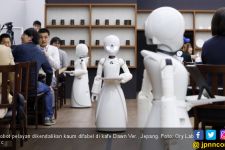 Dikendalikan Kaum Difabel, Robot Jadi Pelayan Kafe - JPNN.com