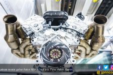Aston Martin Valkyrie Hasilkan Tenaga 1000 PS Tanpa Induksi - JPNN.com
