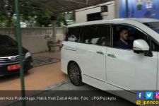 Anak Buah Mudik, Pak Wali Kota Sopiri Sendiri Mobil Dinas ke Kantor - JPNN.com