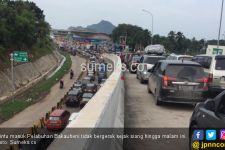 Pintu Masuk Pelabuhan Bakauheni Macet Total - JPNN.com