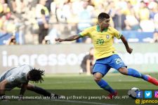 Gaya Banget! Roberto Firmino Cetak Gol Tanpa Melihat dalam Laga Peru Vs Brasil - JPNN.com