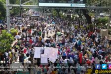  Massa Aksi Bergerak ke MK, Orator: Terdepan Insyaallah dapat Pahala Paling Besar - JPNN.com