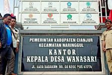 Perjuangan Masyarakat Desa Wanasari Cianjur Mencari Sinyal Telekomunikasi dan Internet - JPNN.com