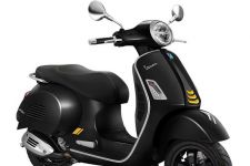 Canggih! Vespa GTS Super Tech 300 Bisa Jawab Telepon dan Atur Pesan, Cek Harganya - JPNN.com