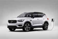 Volvo Klaim XC40 sebagai Mobil Listrik Paling Aman di Dunia - JPNN.com