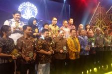 Berkontribusi Mengembangkan Teknologi AI, Kiwi Aliwarga Diganjar Penghargaan UIAN 2019 - JPNN.com