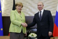 Bicarakan Krisis Timur Tengah, Putin Undang Angela Merkel - JPNN.com