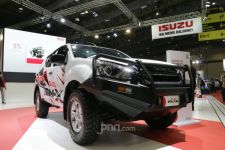 Isuzu Kembangkan dan Uji Coba Mesin Diesel Euro4 - JPNN.com