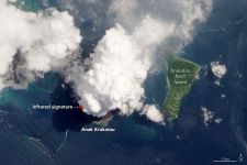 NASA Gunakan Satelitnya untuk Memotret Anak Krakatau, Inilah Hasilnya - JPNN.com