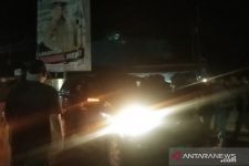 Demo Tolak TKA China Diwarnai Aksi Sweeping Malam Hari, Sempat Panas - JPNN.com