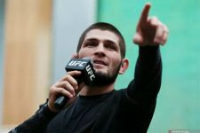 Khabib Nurmagomedov Beri Klarifikasi Seusai Viral Gegara Diusir dari Pesawat - JPNN.com