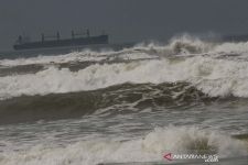 Potensi Gelombang Tinggi, BMKG: 6 Wilayah Perairan Jateng Terdampak - JPNN.com Jateng