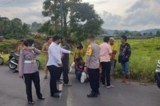Seperti Dirasuki Setan, Rifai Menikam Tubuhnya dengan Parang, Ngeri - JPNN.com