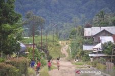 Cerita Astri Saat Suami dan Orang Tuanya Dibantai Teroris MIT, Rumah Dibakar - JPNN.com