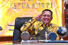 Catatan Ketua MPR RI: Memampukan Rumah Sakit dan Nakes Merawat Pasien Covid-19 - JPNN.com