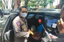 Tegang, Mobil Hitam Dikejar Polisi, Terjebak Kemacetan, Ada Perempuan, Oh Ternyata - JPNN.com