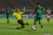 Aji Santoso Beber Kunci Kemenangan Persebaya atas Madura United - JPNN.com