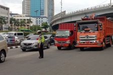 Tol Dalam Kota Macet Berjam-jam, Ternyata Ini Sebabnya... - JPNN.com