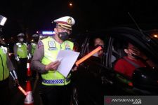 Polda Metro Jaya Mulai Menyekat Ruas Tol di Sejumlah Titik Ini... - JPNN.com