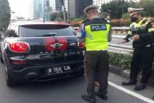 Viral Pengemudi Mini Cooper Ikut Rombongan Ma'ruf Amin, Ternyata Ini Alasannya - JPNN.com