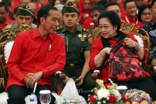 Di Pura Besakih Bali, Megawati Menangis Banyak Orang Sebut Jokowi Gagal - JPNN.com Bali