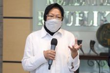 Bu Risma Bagi-bagi Telur Matang kepada Warga DKI Jakarta - JPNN.com Jatim